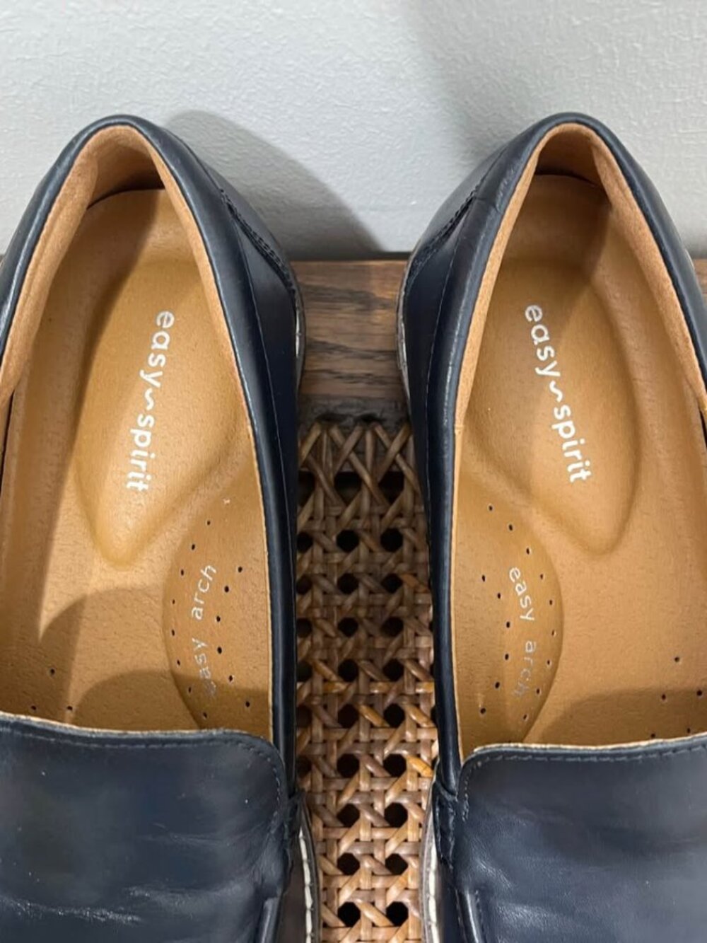 Size 8 Easy Spirit Deep Navy Leather Jaylin Almond Toe Loafer | Preppy Old Money - Picture 5 of 9